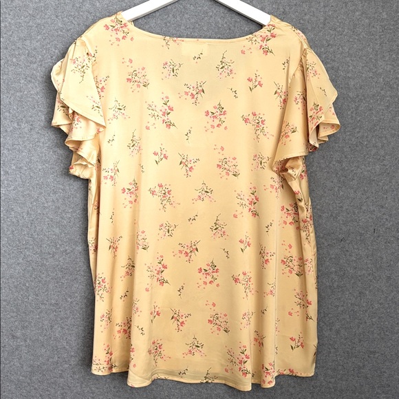 NWT Short Tulip Sleeve Floral Print V-Neck Satin Top 1X Yellow - Picture 7 of 13